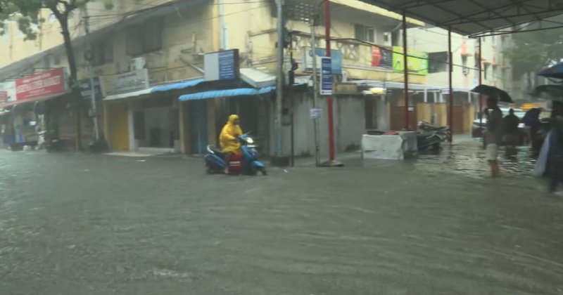 ஃபெஞ்சல் புயல் – புதுச்சேரியில் வெளுத்து வாங்கும் தொடரும் மழை!