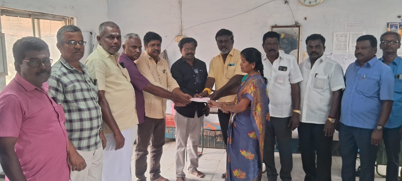 போக்குவரத்து கழக நடத்துனராக பணி புரிந்து பணியின் போது மரணமடைந்த சுந்தரம் குடும்பத்தினருக்கு நிதி வழங்கும் நிகழ்வு