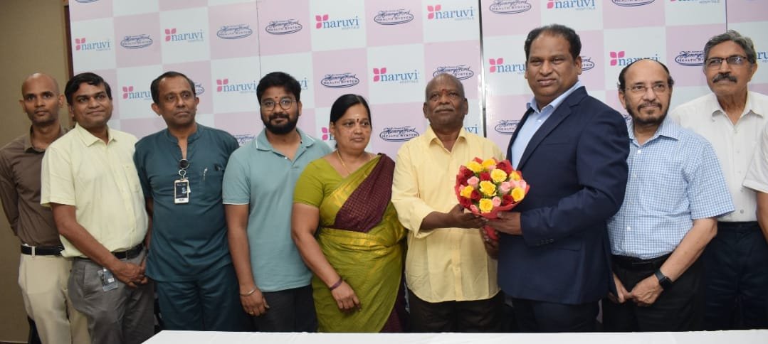 வேலூர், உலக அளவில் புகழ்பெற்ற நறுவி மருத்துவமனையில், புதிய மருத்துவ முறையை பயன்படுத்தி இதயத்தை தற்காலிகமாக நிறுத்தி மூளையில் அரிய அறுவை சிகிச்சை