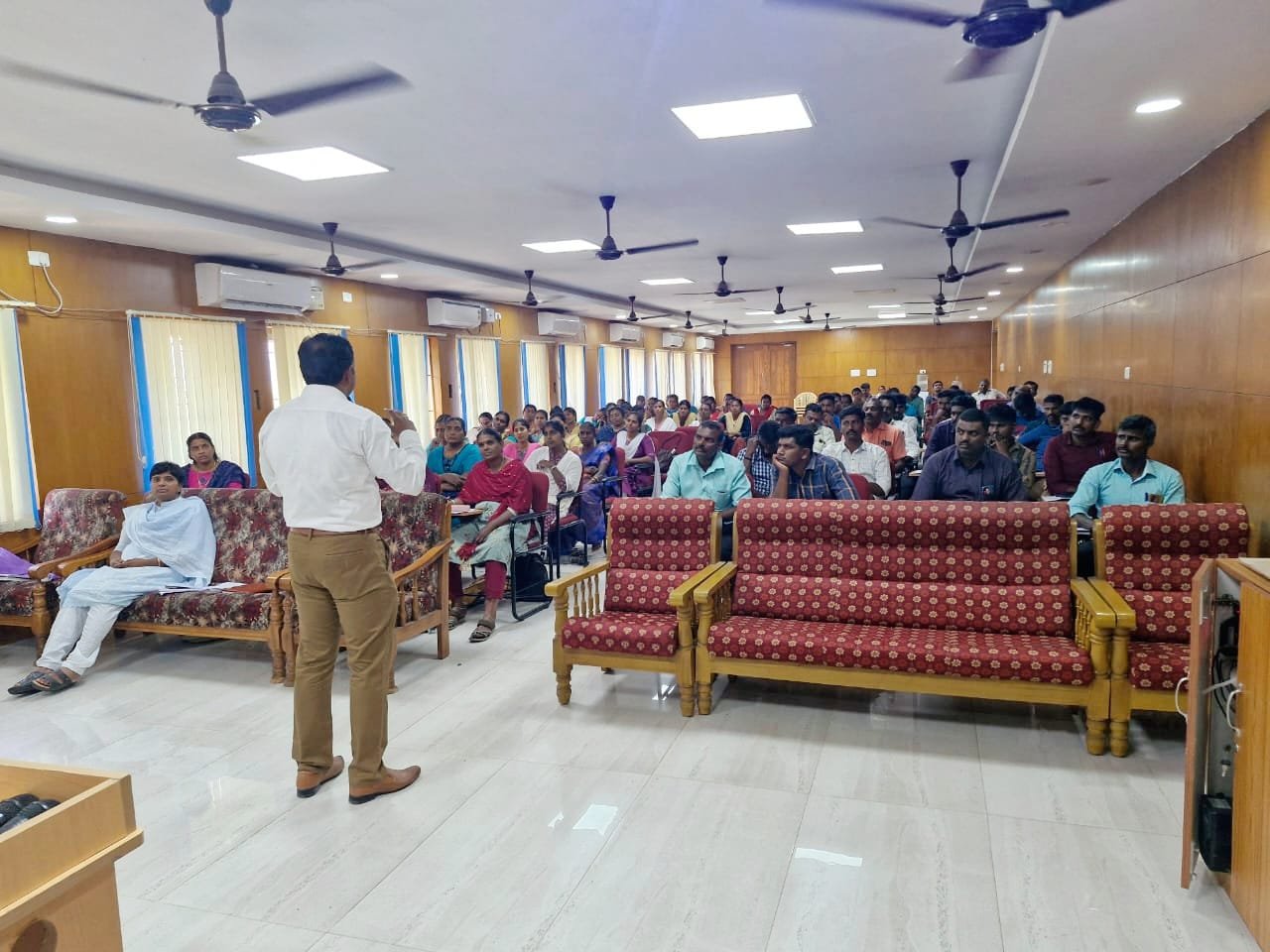 தூத்துக்குடி மாவட்ட காவலர்களுக்கு மன அழுத்தம் நீக்கும் பயிற்சி