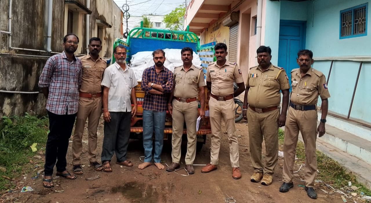 திருத்துறைப்பூண்டி பகுதியில் 476 கிலோ குட்கா பொருட்களை குடோனில் பதுக்கி வைத்திருந்தவர் கைது, குட்கா பொருட்கள் பறிமுதல்..