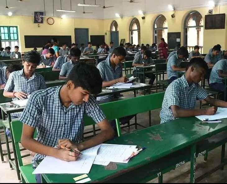 தமிழ்நாடு முழுவதும் 11ம் வகுப்பு மாணவர்களுக்கான பொது தேர்வு இன்று தொடக்கம்
