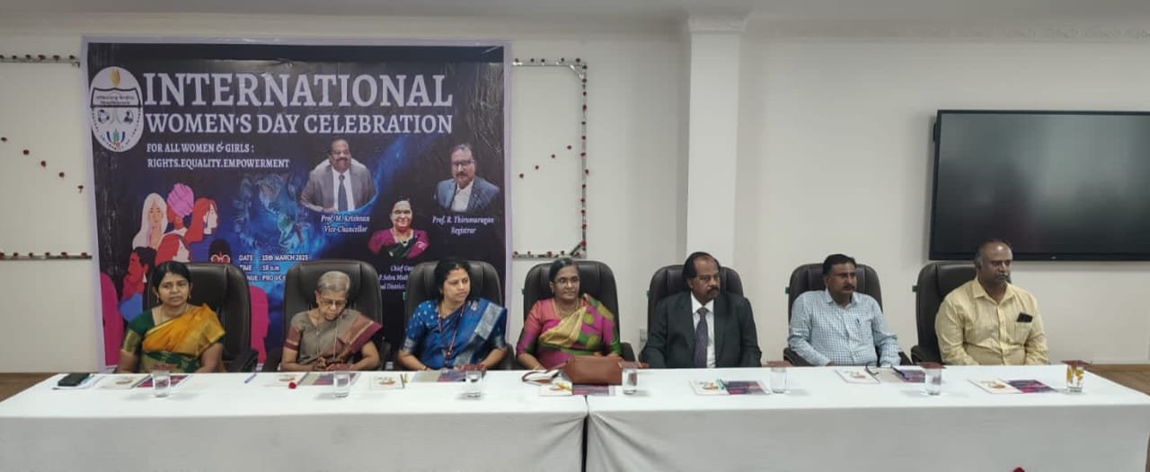 நீலக்குடியில் மத்திய பல்கலைக்கழகத்தில் மகளிர் தினம் மருத்துவ முகாம் நடைபெற்றது