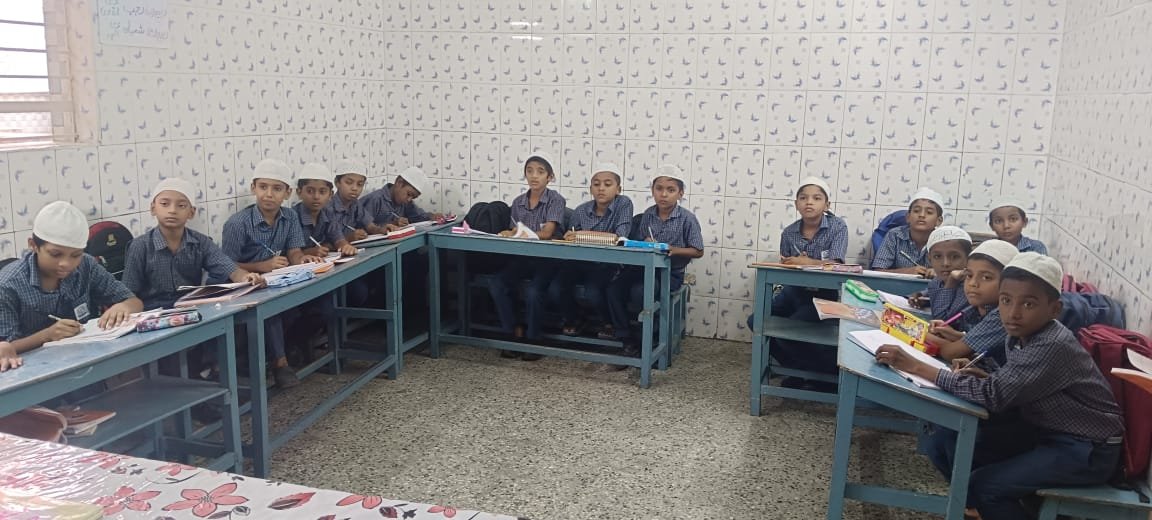 அம்பூரிலுள்ள Quaide Millath Nursery and Primary School இல் புதுமையான அமர்வு முறையை நடைமுறைப்படுத்தல்